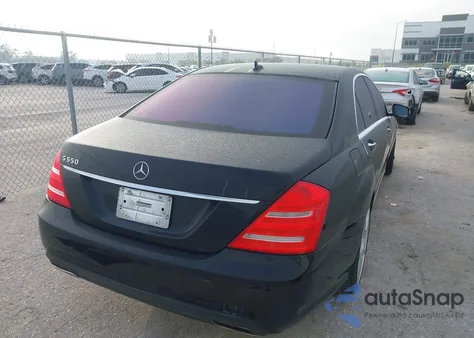 2013 Mercedes-Benz S 550 from USA, damaged, VIN WDDNG7DB7DA529960